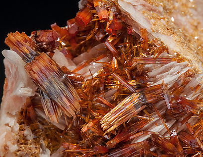 Vanadinite with Baryte. 