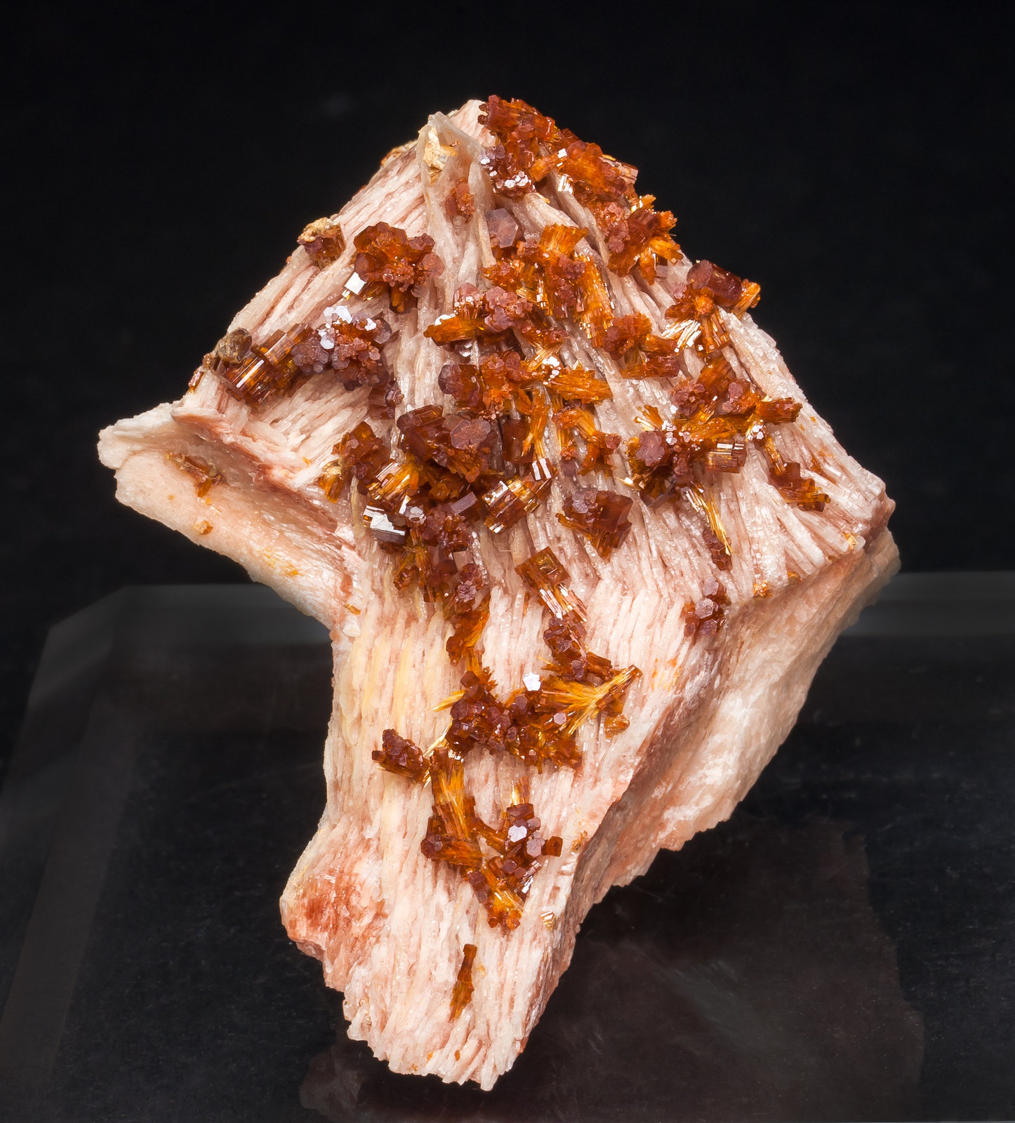 specimens/s_imagesAM0/Vanadinite-EK46AM0f.jpg