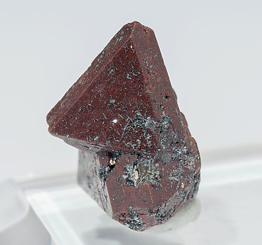 Zunyite with Hematite. Side