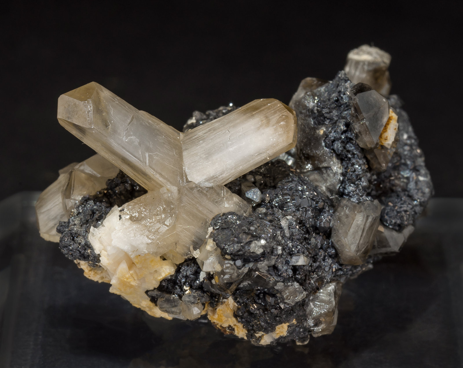 specimens/s_imagesAM1/Cerussite-DF86AM1f.jpg