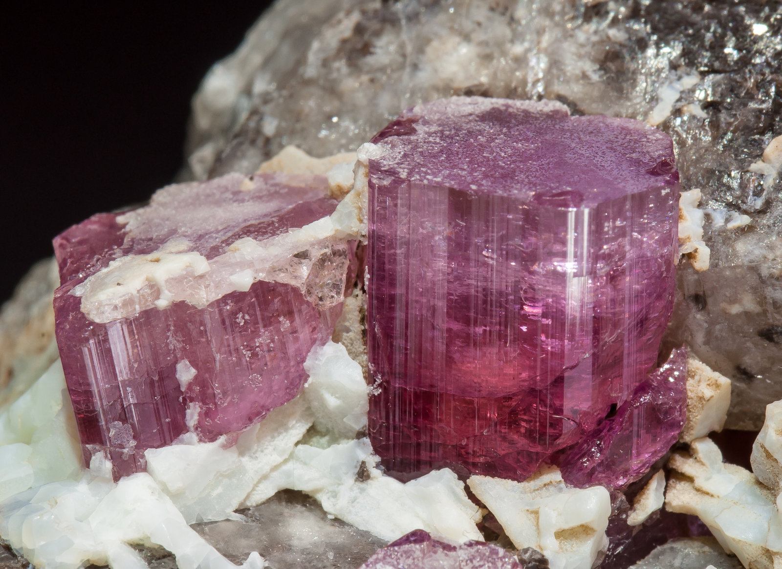 specimens/s_imagesAM1/Elbaite-EF89AM1d.jpg