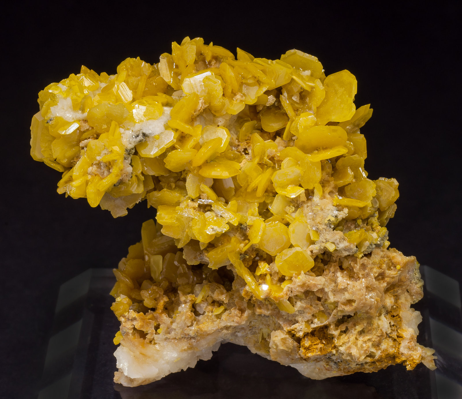 specimens/s_imagesAM1/Wulfenite-EF56AM1f.jpg