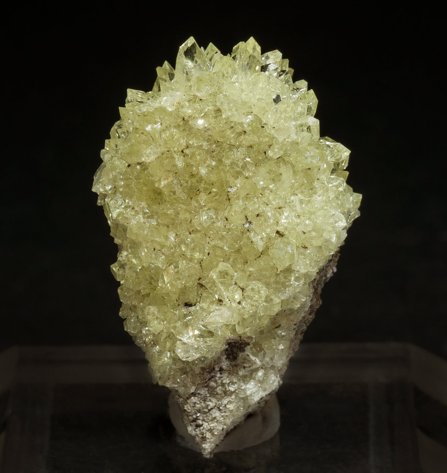 specimens/s_imagesAM2/Fluorapophyllite-K-HB10AM2f.jpg