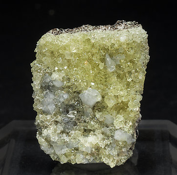 Fluorapophyllite-(K) with Calcite. 