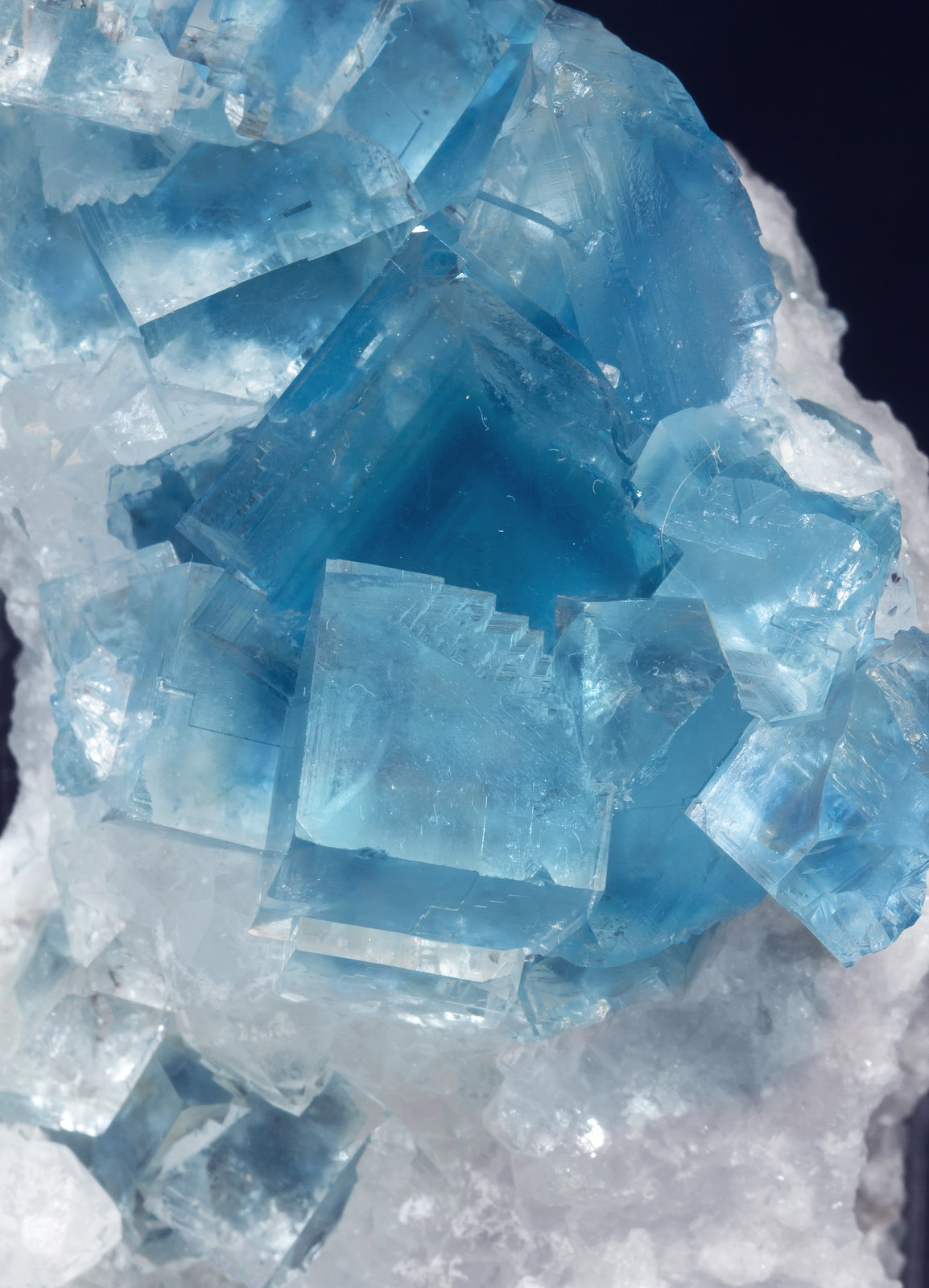 specimens/s_imagesAM2/Fluorite-EA96AM2d.jpg