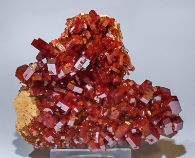 Vanadinite. Side