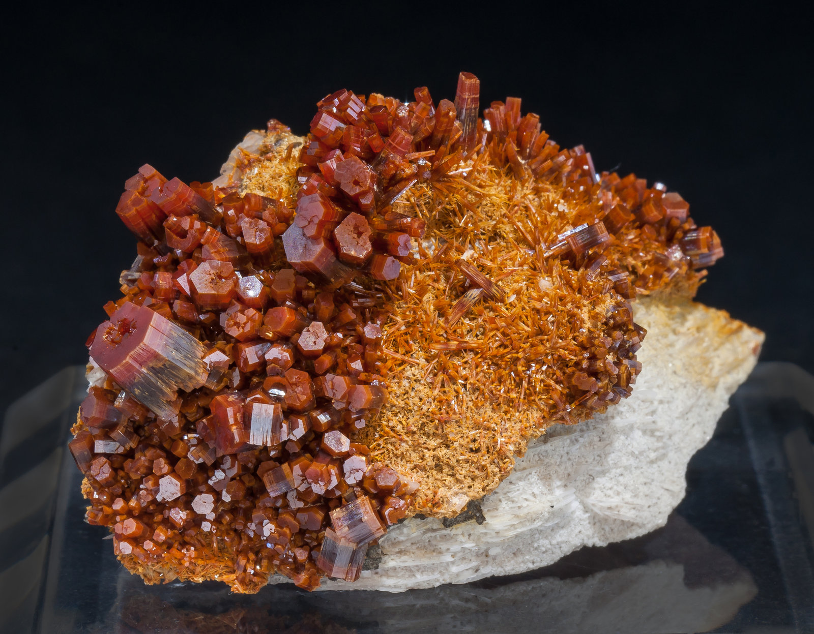 specimens/s_imagesAM2/Vanadinite-EF26AM2f.jpg