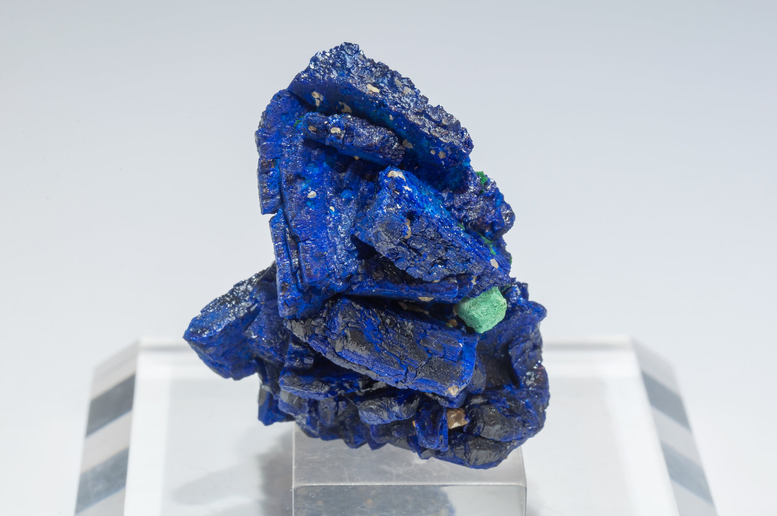 specimens/s_imagesAM3/Azurite-EK69AM3t.jpg