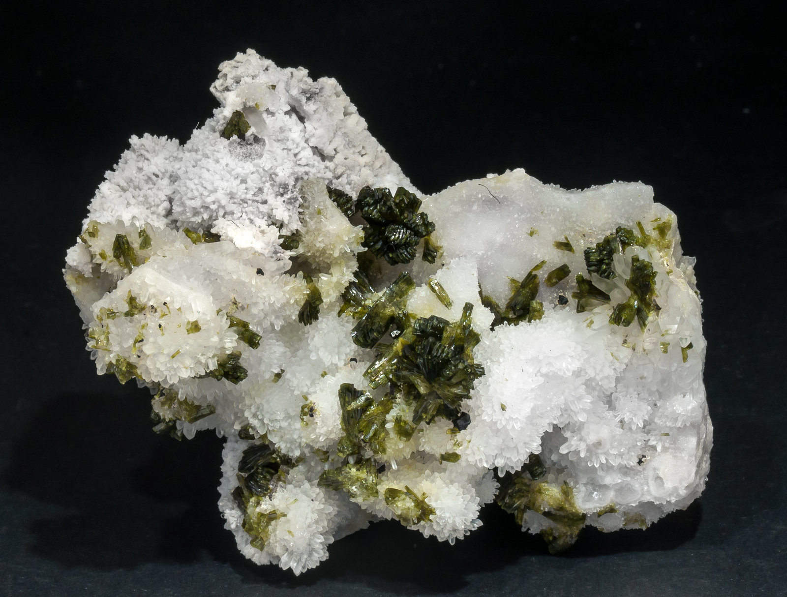 specimens/s_imagesAM3/Calcite-MV14AM3r.jpg