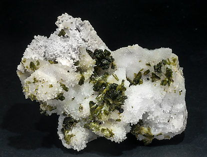 Calcite (variety kanonenspat) with Epidote. Rear