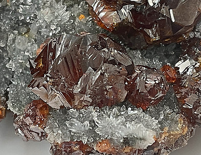 Sphalerite with Quartz and Calcite. 