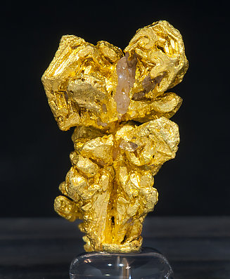 Gold (spinel twin). Front