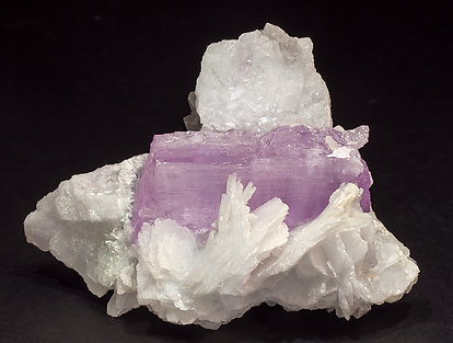 Spodumene (variety kunzite) with Albite (variety Cleavelandite). Front