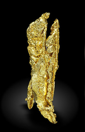 Gold (spinel twin). Front / Photo: Joaquim Calln