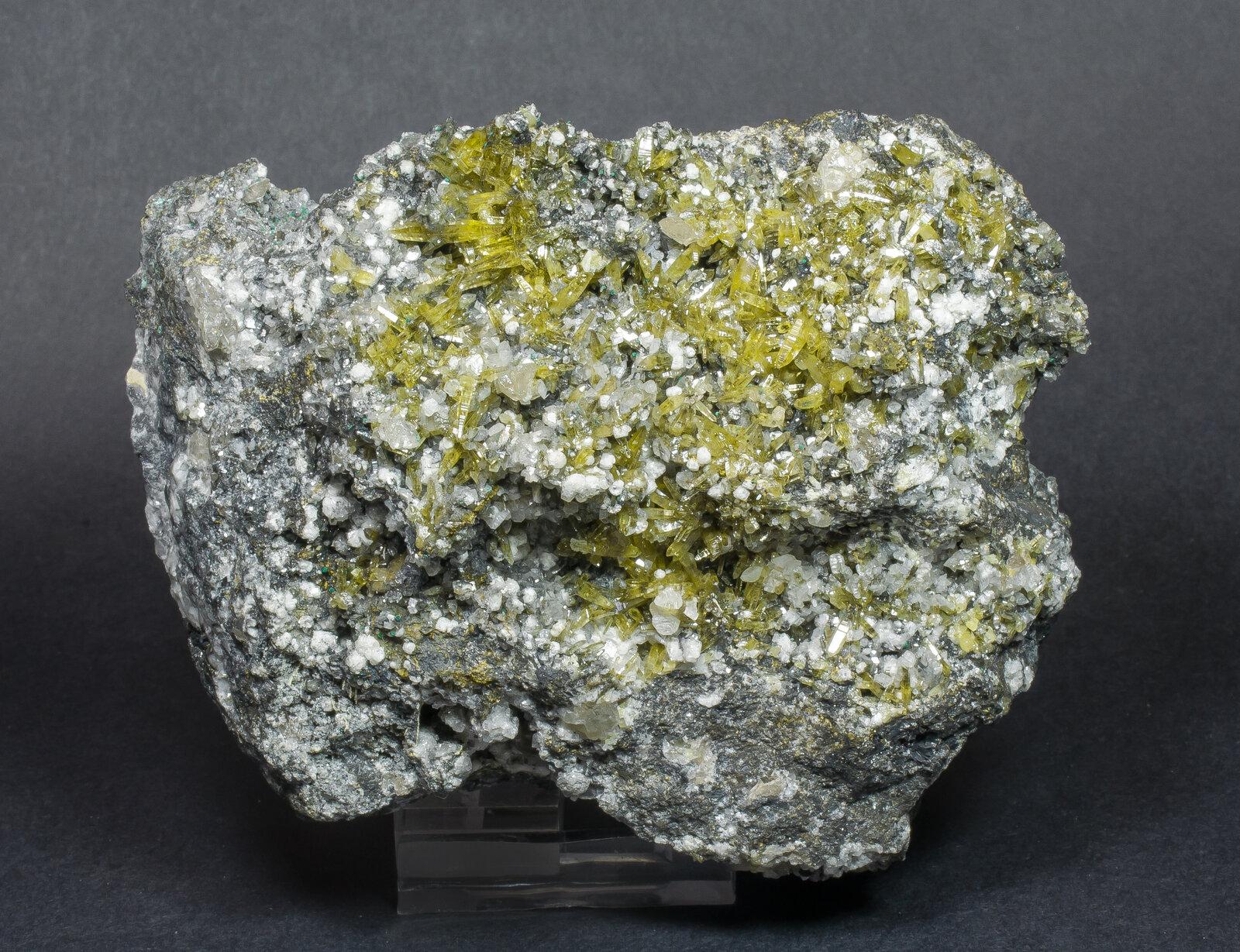 specimens/s_imagesAM6/Mimetite-EA97AM6f.jpg