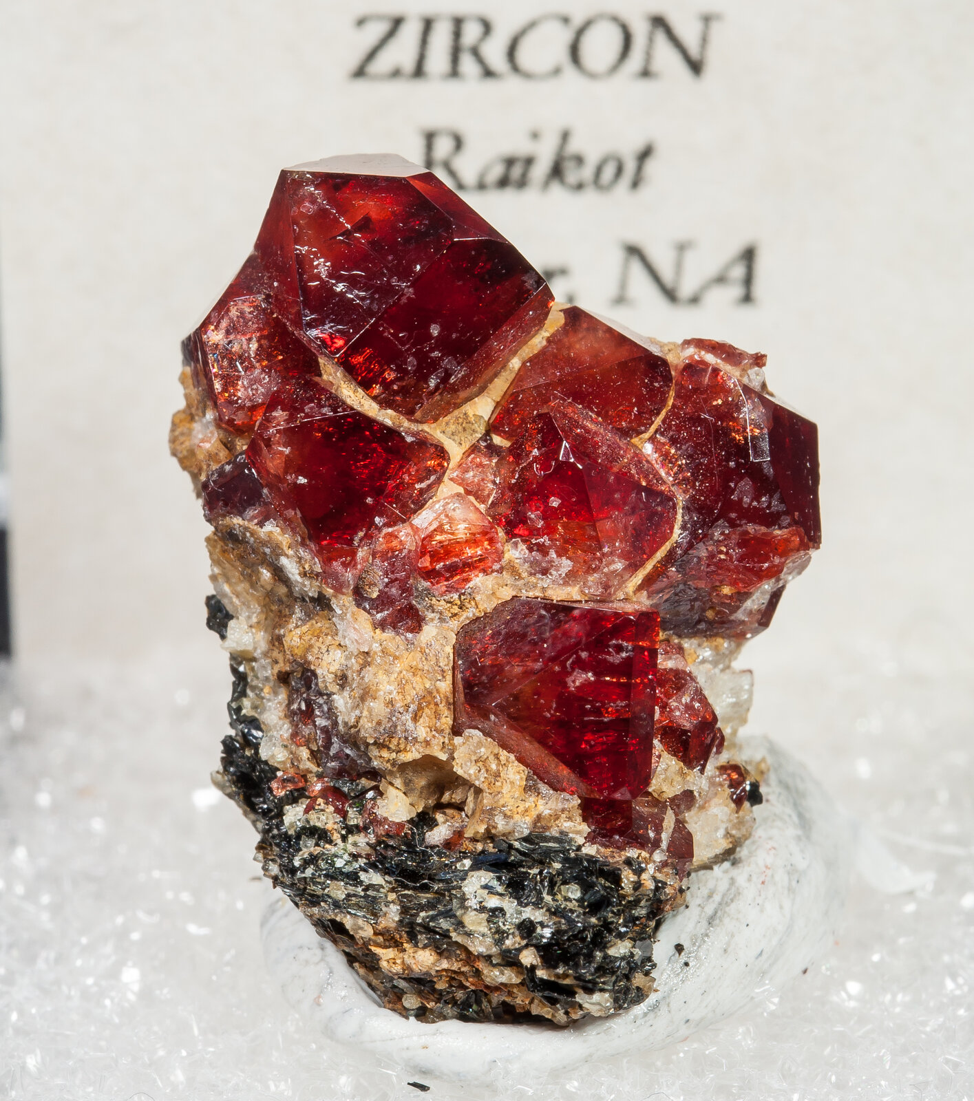 specimens/s_imagesAM6/Zircon-MV96AM6f2.jpg