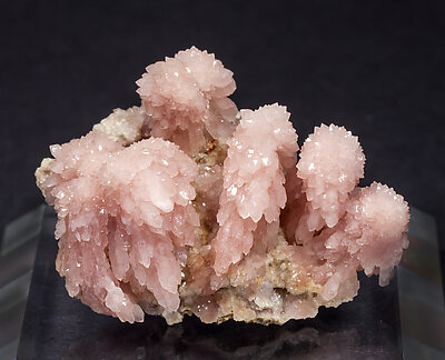 Quartz (variety rose quartz). 