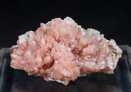 Quartz (variety rose quartz). Front