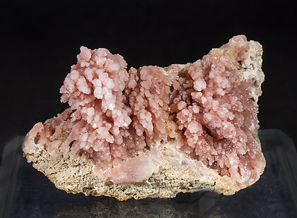 Quartz (variety rose quartz). 