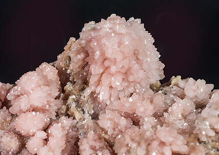 Quartz (variety rose quartz). 