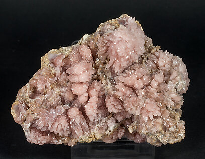 Quartz (variety rose quartz). 