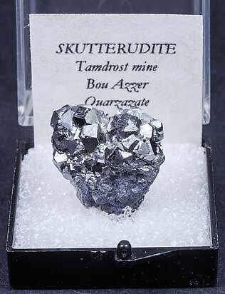 Skutterudita. 