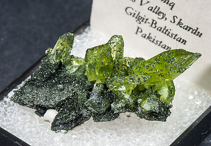 Titanite with Chlorite. Side