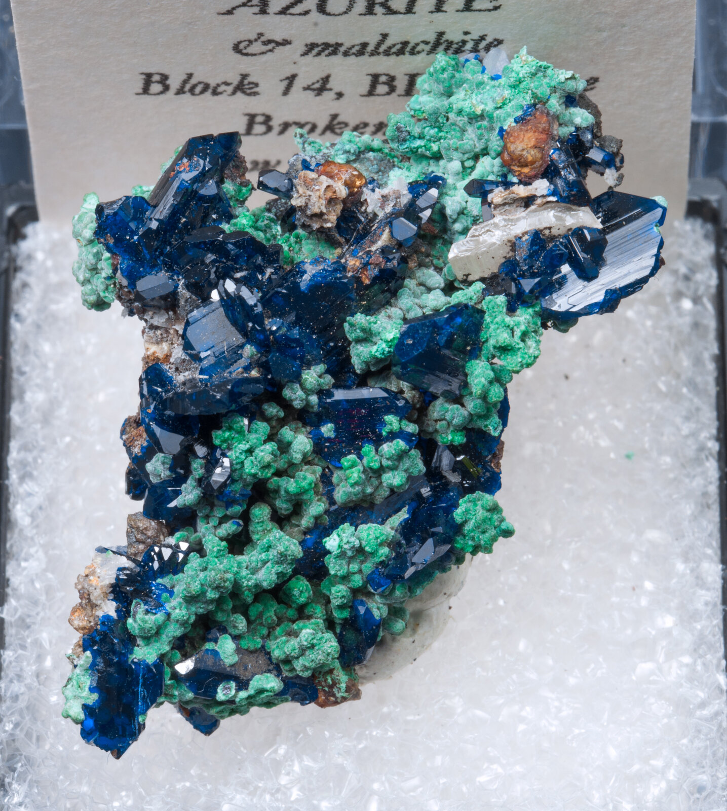 specimens/s_imagesAM8/Azurite-MY26AM8f2.jpg