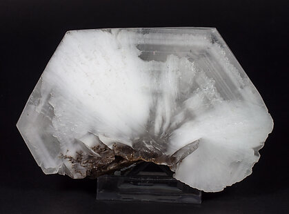 Calcite. Rear