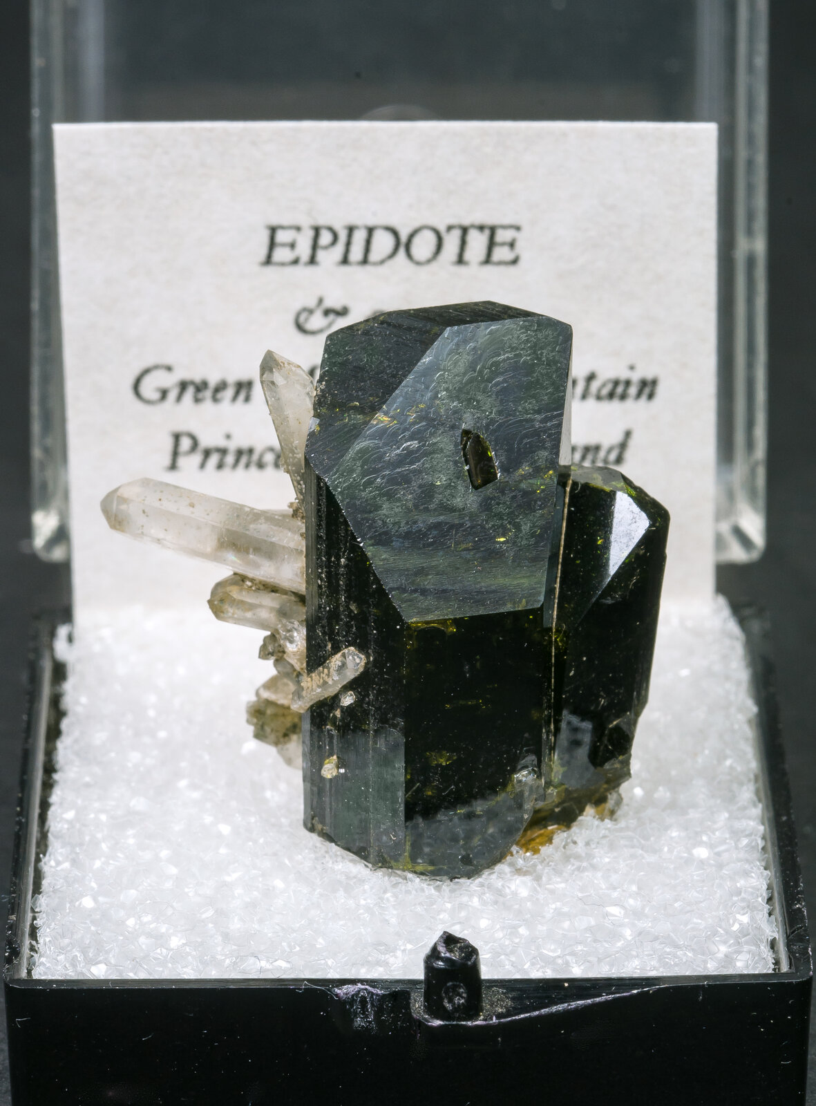 specimens/s_imagesAM8/Epidote-MA13AM8f1.jpg