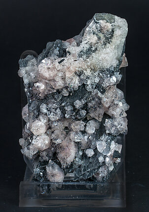 Fluorapophyllite-(K). Rear