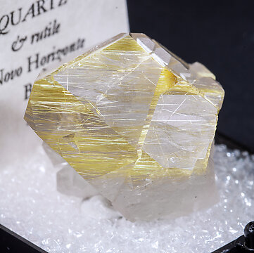 Quartz with Rutile inclusions. Side