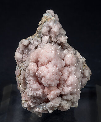 Quartz (variety rose quartz). 