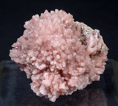 Quartz (variety rose quartz). Side