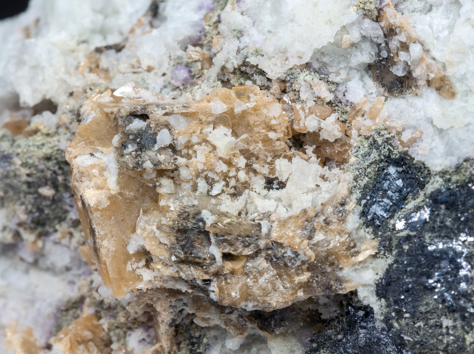 specimens/s_imagesAM8/Wulfenite_chillagite-RT96AM8d.jpg