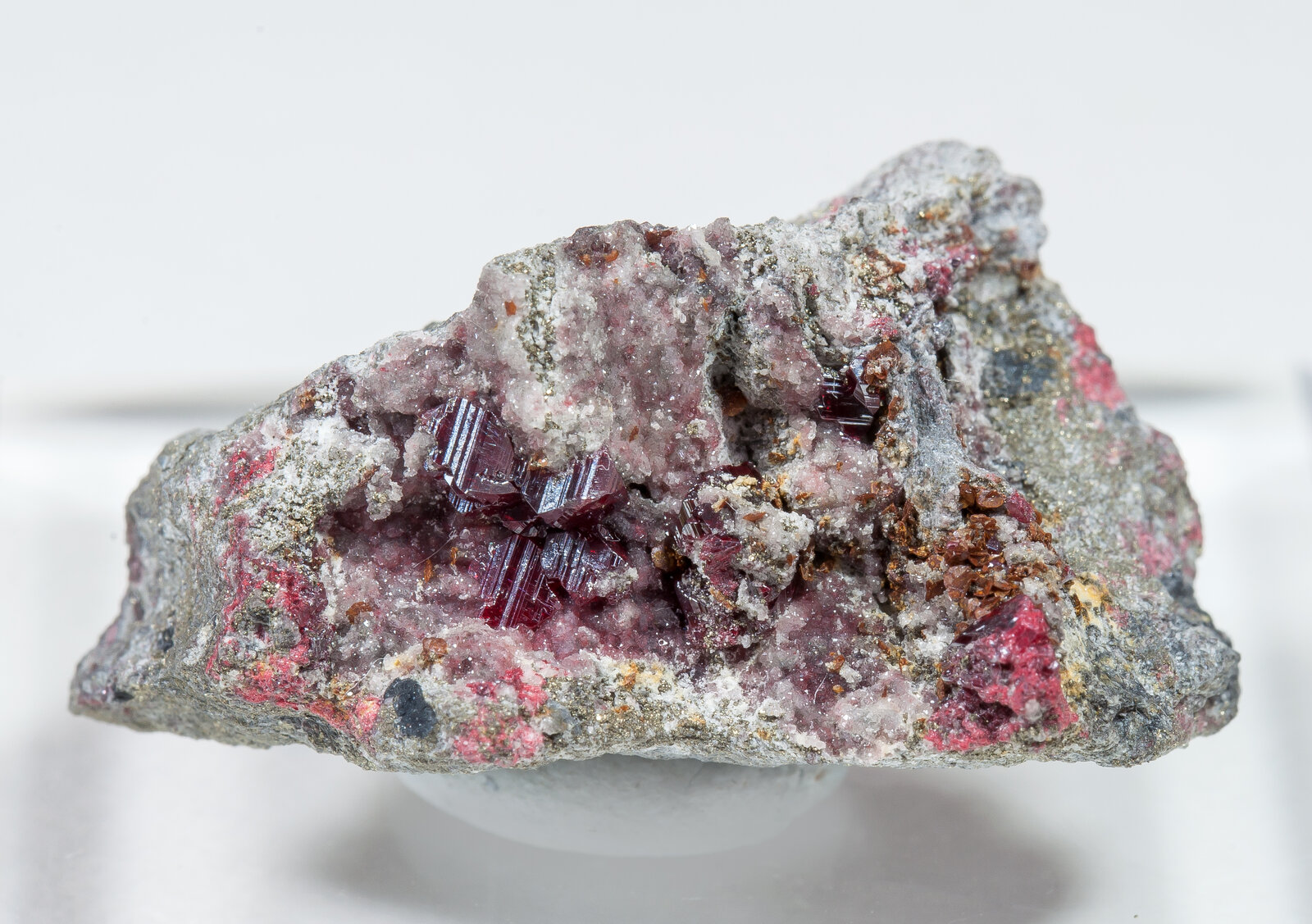 specimens/s_imagesAM9/Cinnabar-NQ46AM9f.jpg