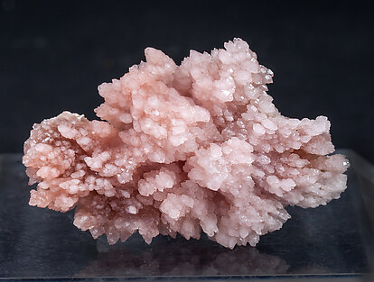 Quartz (variety rose quartz). 