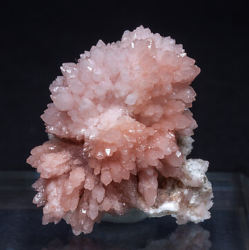 Quartz (variety rose quartz). 