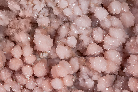 Quartz (variety rose quartz). 