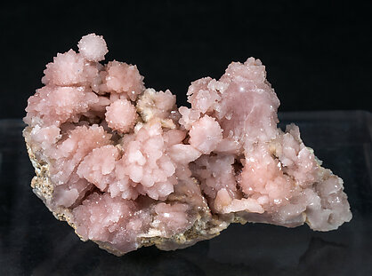 Quartz (variety rose quartz). 