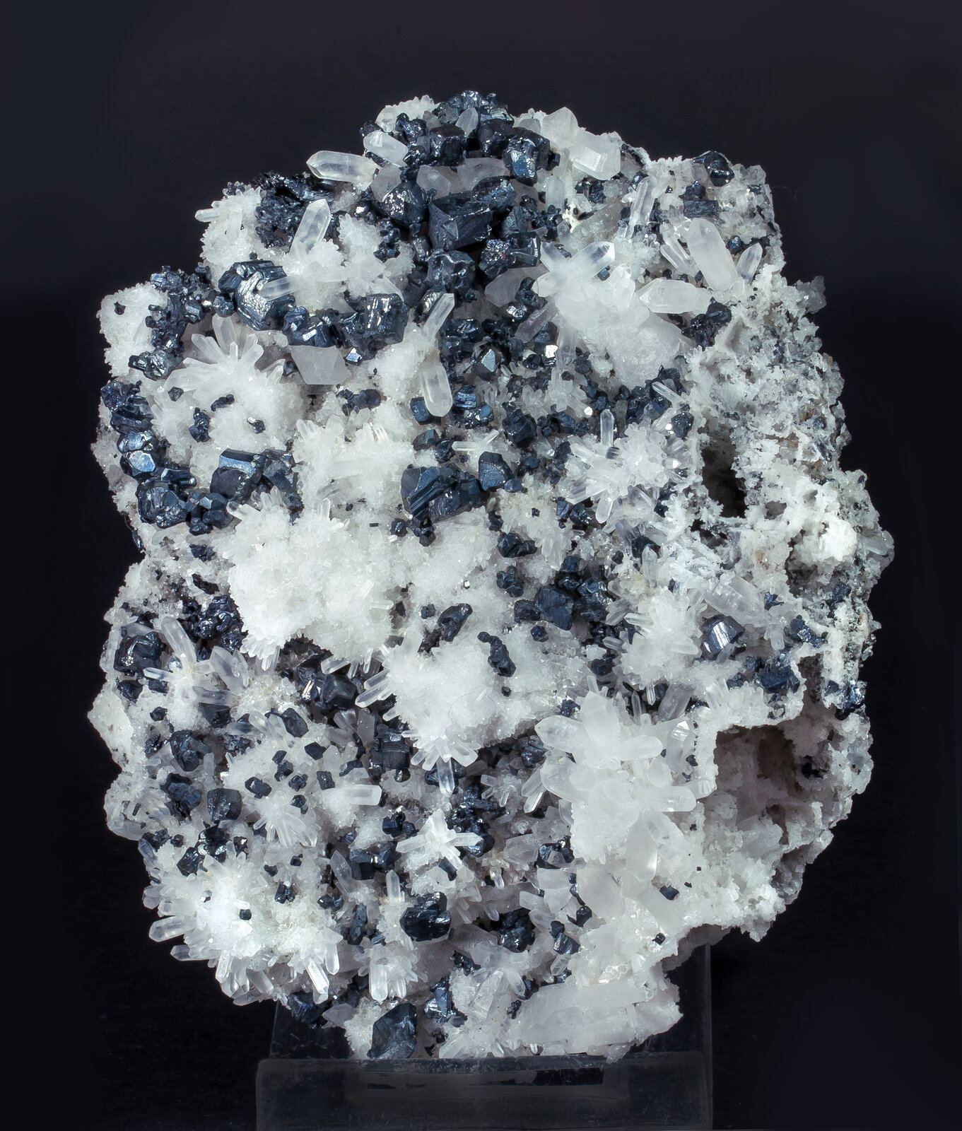specimens/s_imagesAM9/Stephanite-NM91AM9s.jpg