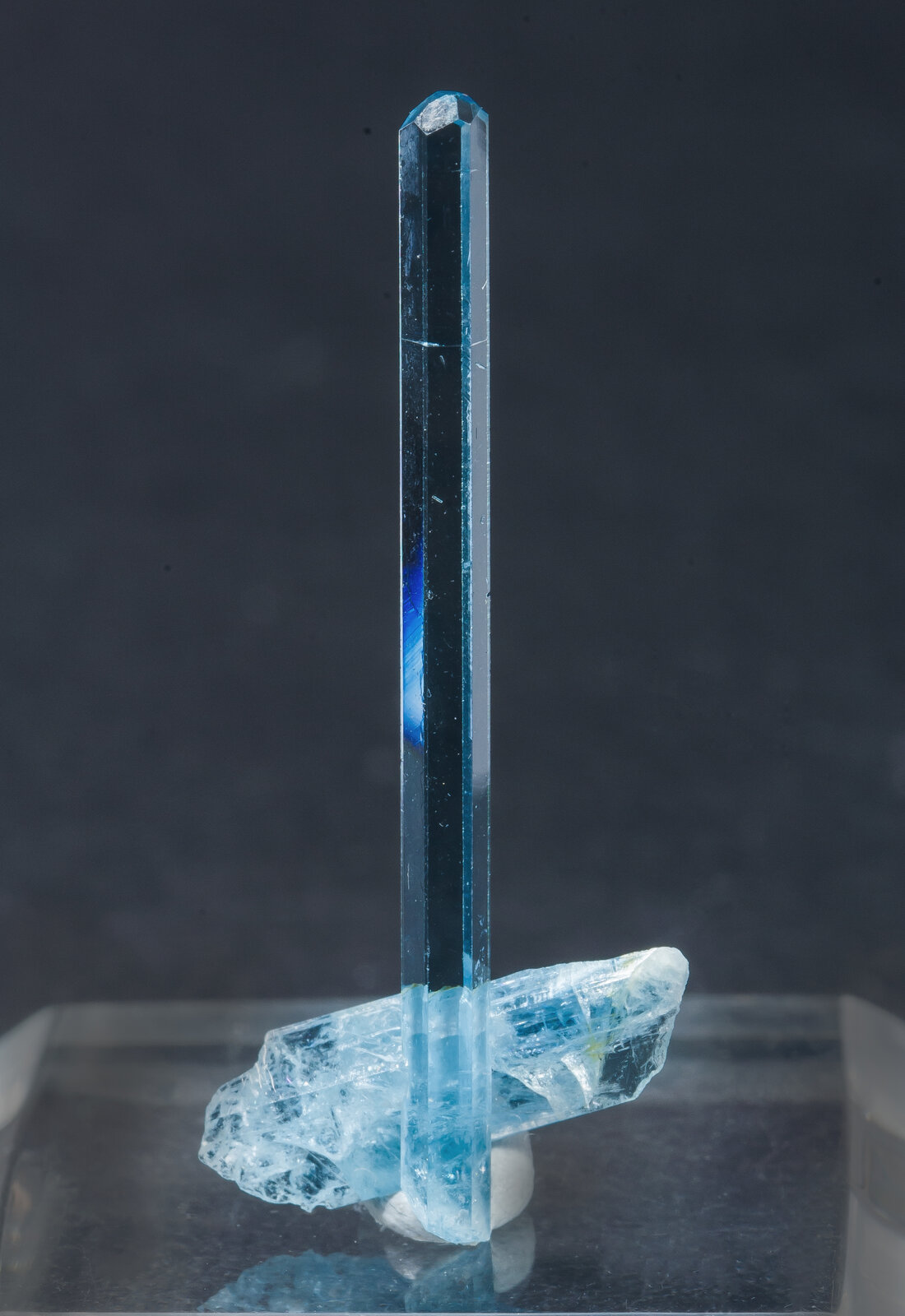 specimens/s_imagesAN0/Beryl_aquamarine-MC47AN0f.jpg
