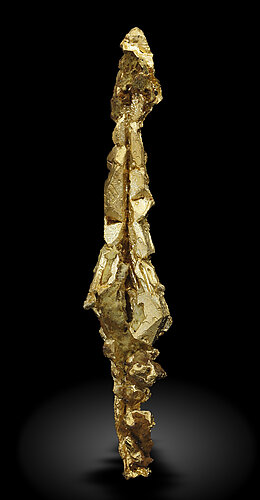 Gold (spinel twin). Rear / Photo: Joaquim Calln