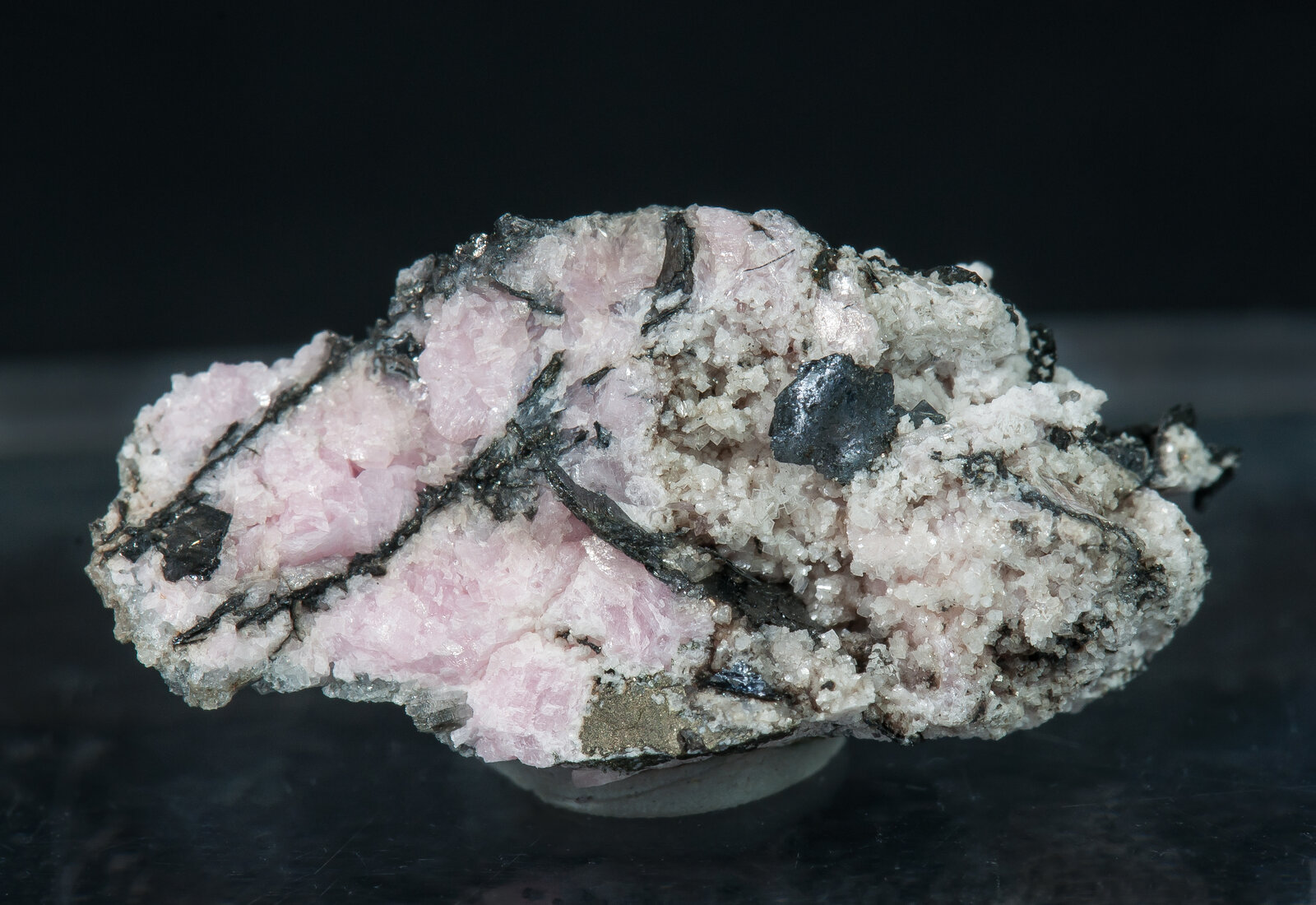 specimens/s_imagesAN0/Nagyagite-AC11AN0f.jpg