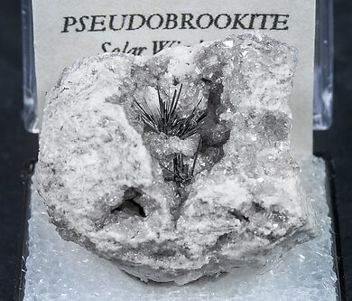 Pseudobrookite on Quartz. 