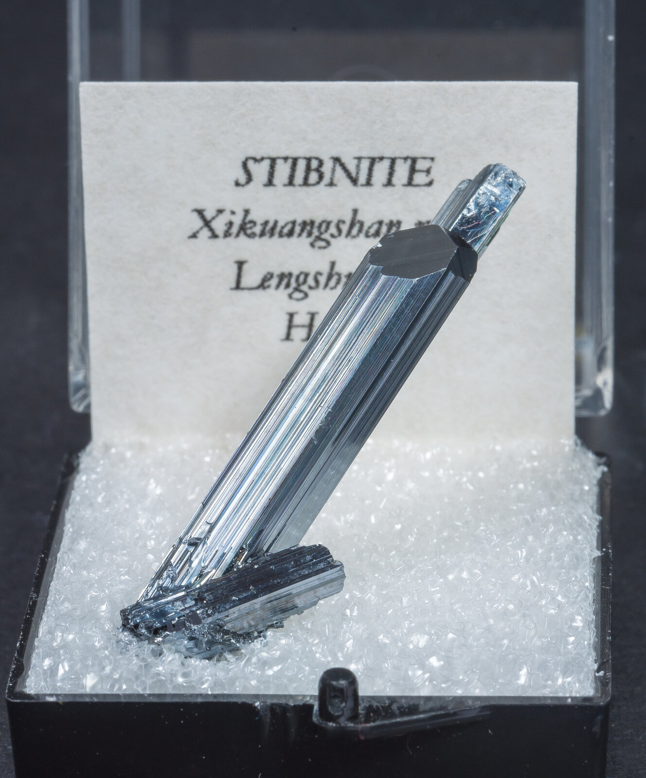 specimens/s_imagesAN1/Stibnite-TG14AN1f1.jpg