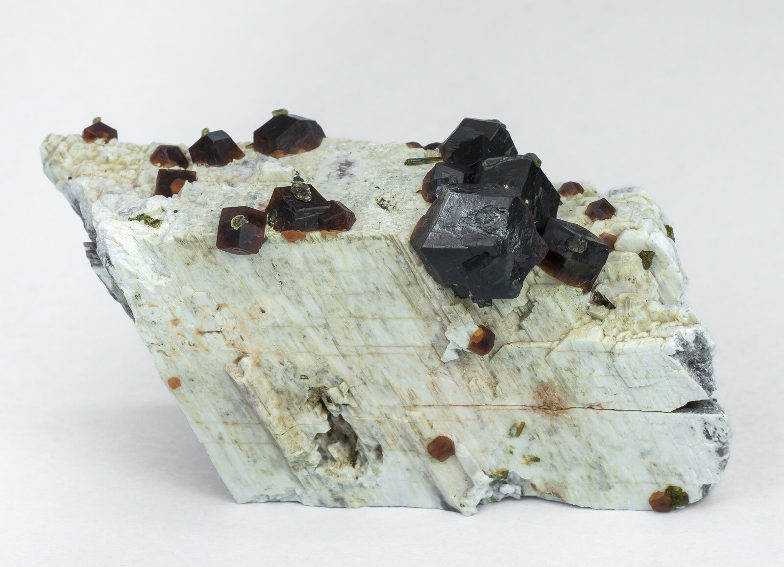 specimens/s_imagesAN2/Andradite-TB27AN2f.jpg