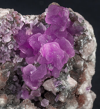 Calcite (variety cobaltoan) with Quartz . 