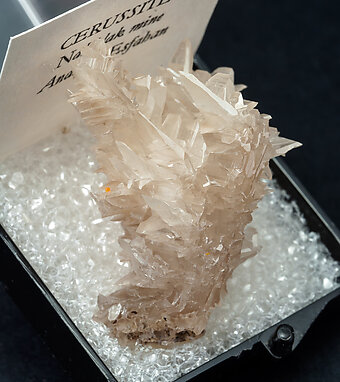 Cerussite. Side