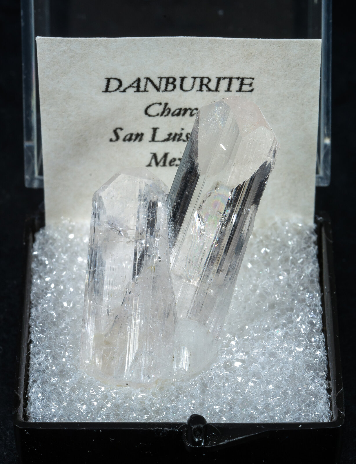 specimens/s_imagesAN2/Danburite-TH14AN2f1.jpg